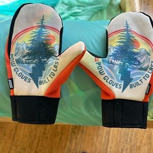 *SOLD* super cute warm and waterproof mittens